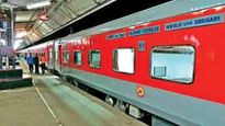 Train ticket: కదులుతున్న రైల్లో టికెట్ తీసుకోవచ్చు.. అదీ డబ్బులు లేకుండానే..
