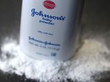 Johnson's Baby Powder:  జాన్సన్ & జాన్సన్‍కు భారీ ఎదురు దెబ్బు.. జాన్సన్ బేబీ పౌడర్ లైసెన్స్‌ను రద్దు..
