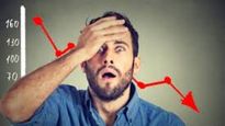Market Update: వారం ప్రారంభంలో బేజారిన మార్కెట్లు.. ఎందుకీ నష్టాలు..?
