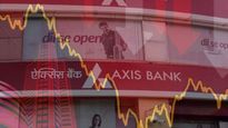  Axis Bank: కుప్పకూలుతున్న యాక్సిస్ బ్యాంక్ షేర్లు.. అసలు ఏమైంది..? ఇప్పుడే ఎందుకిలా..?
