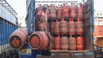 LPG Price Hike: కొత్త సంవత్సరం కొత్త షాక్.. గ్యాస్ సిలిండర్ ధర పెంచిన కంపెనీలు.. ఎంతంటే..