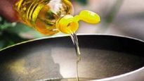 Edible Oil Price: సామాన్యులకు శుభవార్త.. తగ్గిన వంట నూనె ధరలు..