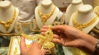 Gold Rates: ఆషాడంలో కనికరించిన బంగారం.. తెలుగు రాష్ట్రాల్లో నేటి రేట్లు..! 