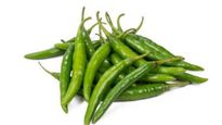 Chillies Prices: టమాటా దారిలోనే పచ్చిమిర్చి.. ఘాటుతో పాటు పెరిగిన రేటు..