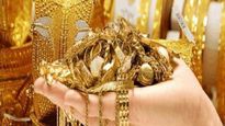 Gold Rate: గోల్డ్ కొనేవారికి శుభ సమయం.. శ్రావణ మాసానికి ముందు ధర నేల చూపులు.. 