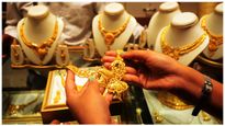 Gold Price Today: గ్యాప్ లేకుండా పెరిగిపోతున్న బంగారం రేటు.. తెలుగు రాష్ట్రాల్లో ధరలు..??
