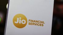 Jio Financial: నష్టాల్లోనే జియో ఫైనాన్షియల్ స్టాక్.. ఎందుకు పడిపోతుందంటే..??