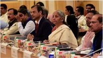 GST Meet: నేడు GST కౌన్సిల్ సమావేశం.. రైల్వే, ఆల్కహాల్, ఆన్‌లైన్‌ గేమింగ్‌లపై కీలక నిర్ణయాలు.. 