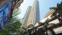 Stock Market: స్వల్ప లాభాల్లో సెన్సెక్స్, నిఫ్టీ.. వారాంతంలో నెమ్మదిగా ముందుకు..