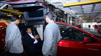EV Policy: టెస్లాను ఆకర్షించేందుకు భారత్ కొత్త పాలసీ.. పన్ను రాయితీకి ఓకే కానీ ఓ కండీషన్!