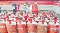 LPG Price Hike: మరోసారి పెరిగిన గ్యాస్ సిలిండర్ ధరలు.. తెలుగు రాష్ట్రాల్లో పెరిగిన రేట్లు..