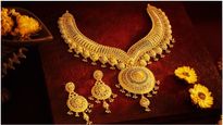 Gold Rates: కుప్పకూలిన బంగారం ధరలు.. వాలెంటైన్స్ డే గిఫ్ట్ కొనేయండి.. 
