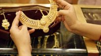 Gold Rate: గోల్డ్ రేటు చూస్తే గుండెపోటే.. నేడు రూ.9,300 పెరిగి ఆకాశానికెళ్లిన పసిడి..