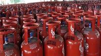 Gas Cylinder: గ్యాస్ సిలిండర్లకు క్యూఆర్ కోడ్.. ఎప్పటి నుంచి అంటే..