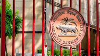 RBI News: రుణగ్రహీతలకు ఆర్బీఐ గుడ్‌న్యూస్.. బ్యాంకుల అడ్డగోలు ఛార్జీలకు చెక్.. 