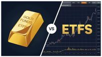 ఏడాదిలో 54% పెరిగిన గోల్డ్… 2025 లో పెట్టుబడికి ఏది బెస్ట్? ఫిజికల్ గోల్డ్ లేదా గోల్డ్ ETFs?
