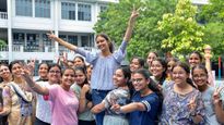 AP 10th Class Results: ఏపీ పదవ తరగతి ఫలితాలు విడుదల.. ఈ ఏడాది బాలికలే టాప్.. 