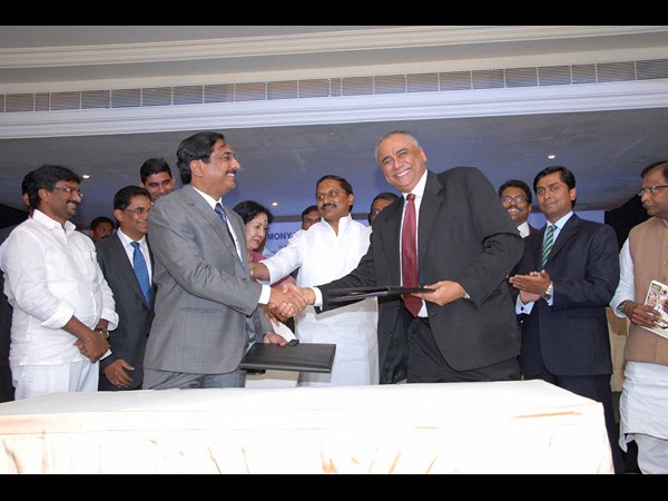 కరచాలనం