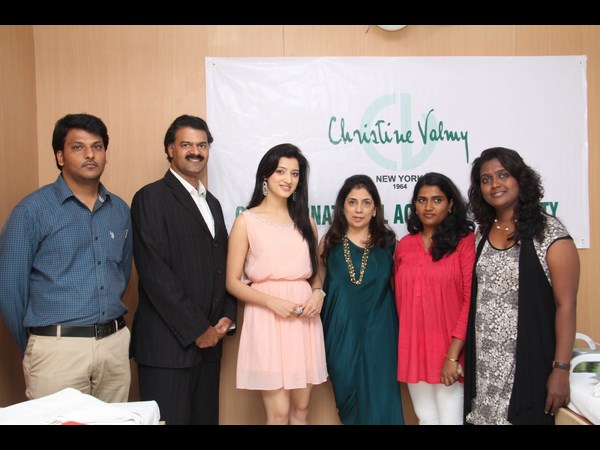 నిర్వాహకులతో..