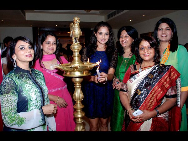 జ్యోతి ప్రజ్వలన