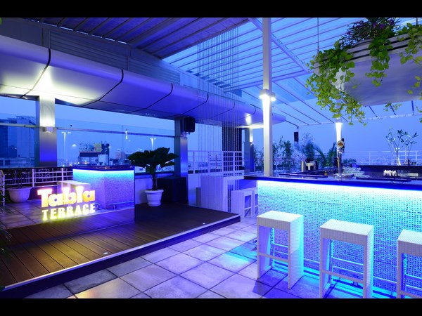 దీపకాంతుల్లో ద టెర్రాస్