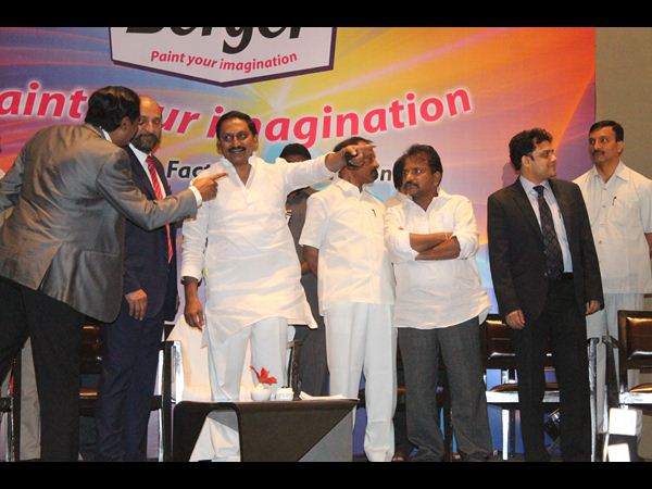 ప్రారంభోత్సవంలో కిరణ్