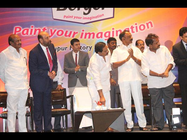 స్విచ్ నొక్కి ప్రారంభం