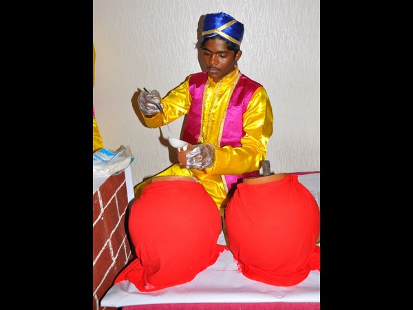 లస్సీ తయార్.. లస్సీ తయార్..