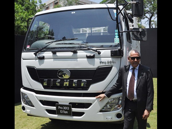 కొత్త ట్రక్కులతో..