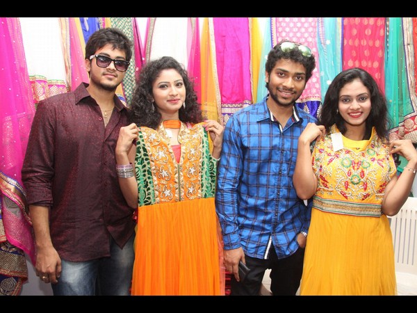 స్టైల్స్ అండ్ వీవ్స్