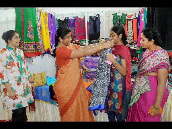 సిల్క్, కాటన్ చీరెలు