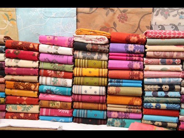 చేనేత ఉత్పత్తులు ఇలా..