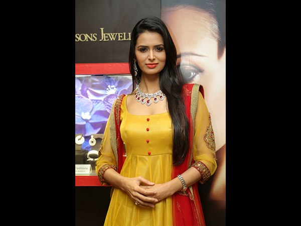 మీనాక్షి దీక్షిత్