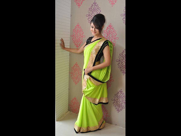 చీరలో తళుక్కు..