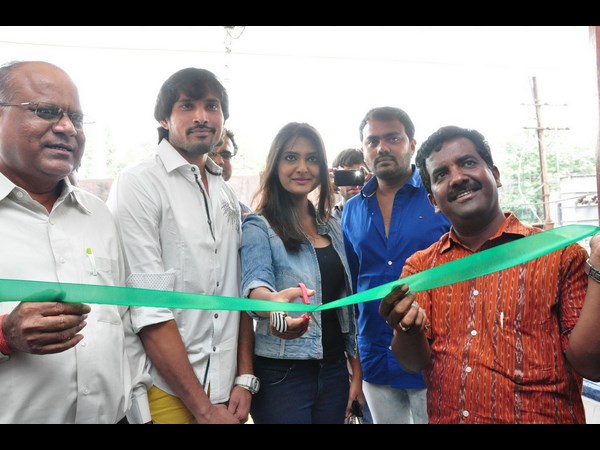  కొలువుదీరిన 'పోచంపల్లి ఇఖత్ ఆర్ట్' మేళా