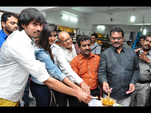 కొలువుదీరిన 'పోచంపల్లి ఇఖత్ ఆర్ట్' మేళా