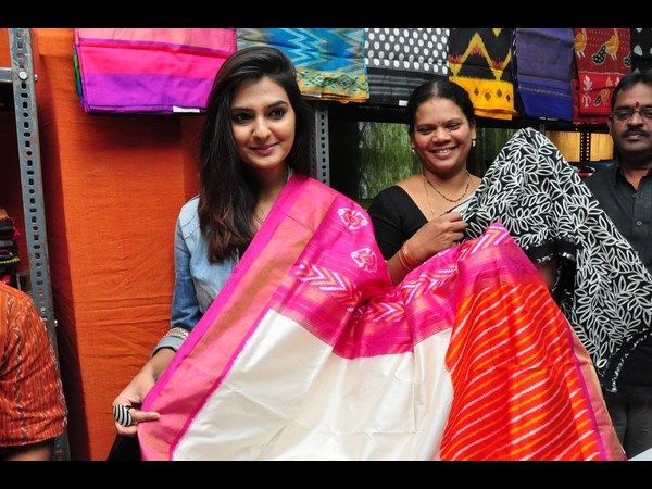 కొలువుదీరిన 'పోచంపల్లి ఇఖత్ ఆర్ట్' మేళా