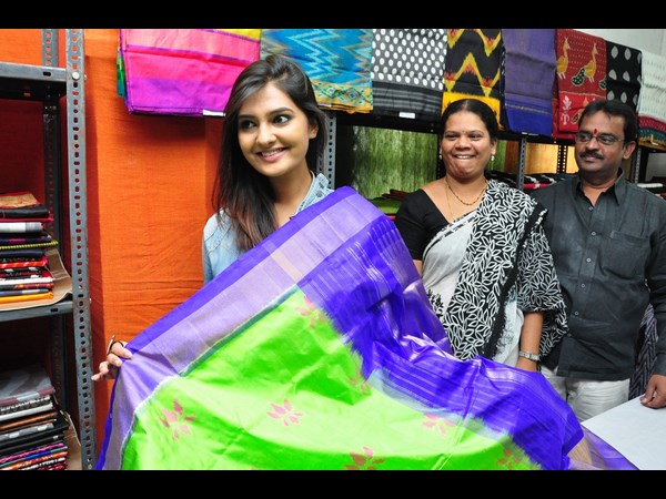  కొలువుదీరిన 'పోచంపల్లి ఇఖత్ ఆర్ట్' మేళా