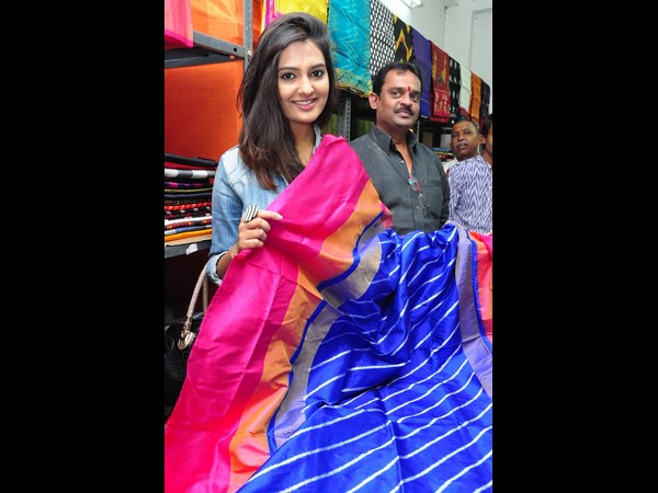 కొలువుదీరిన 'పోచంపల్లి ఇఖత్ ఆర్ట్' మేళా