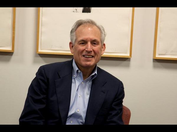  డబ్ల్యు జేమ్స్ మెక్ నెర్నీ జూనియర్ - బోయింగ్ ఛైర్మన్, సీఈఓ