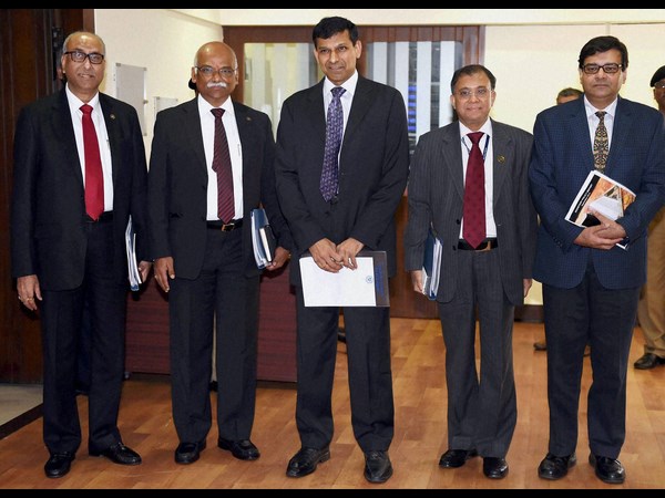  వడ్డీ రేట్లను యథాతథంగా ఉంచిన ఆర్‌బీఐ