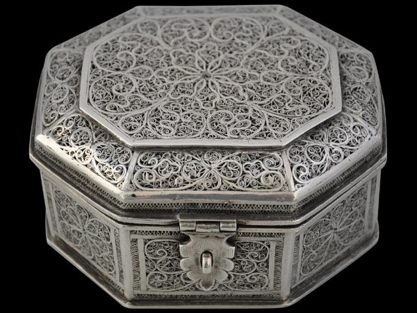 ఫిలిగ్రి కళాఖండం