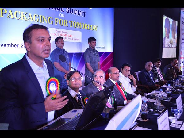  హైదరాబాద్ సమీపంలో పుడ్ ప్రాసెసింగ్ పార్కు: కేటీఆర్ 