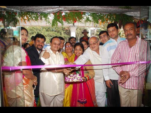 ఫ్యాషన్ షోలో అదరగొట్టిన సుందరీమణులు ఫ్యాషన్ షోలో అదరగొట్టిన సుందరీమణులు