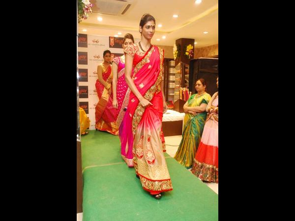 ఫ్యాషన్ షోలో అదరగొట్టిన సుందరీమణులు ఫ్యాషన్ షోలో అదరగొట్టిన సుందరీమణులు