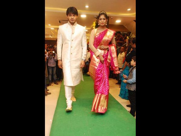 ఫ్యాషన్ షోలో అదరగొట్టిన సుందరీమణులు ఫ్యాషన్ షోలో అదరగొట్టిన సుందరీమణులు