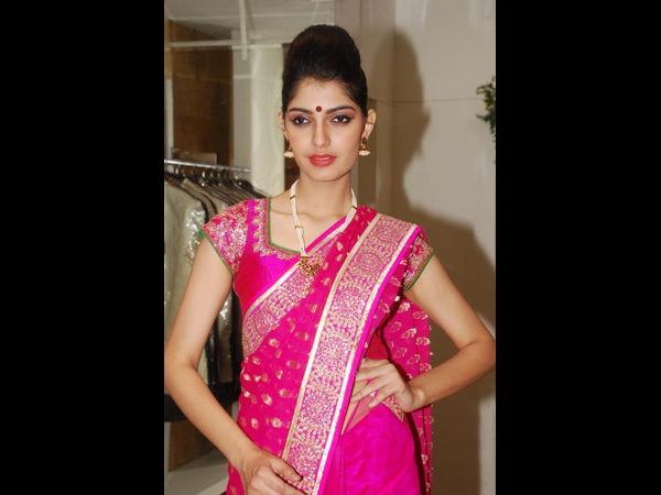 ఫ్యాషన్ షోలో అదరగొట్టిన సుందరీమణులు ఫ్యాషన్ షోలో అదరగొట్టిన సుందరీమణులు