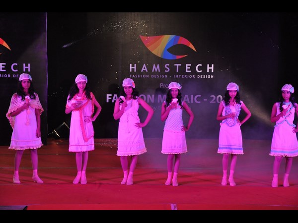  హామ్స్‌టెక్ ఫ్యాషన్‌లో అదరగొట్టిన అమ్మాయిలు