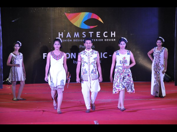  హామ్స్‌టెక్ ఫ్యాషన్‌లో అదరగొట్టిన అమ్మాయిలు