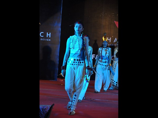  హామ్స్‌టెక్ ఫ్యాషన్‌లో అదరగొట్టిన అమ్మాయిలు